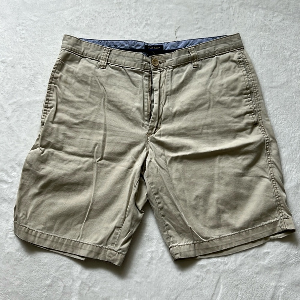 Club Room | Khaki Shorts | Size 33 Waist